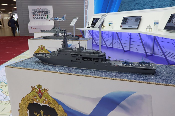 Эволюция десантных кораблей на стенде ВМФ России