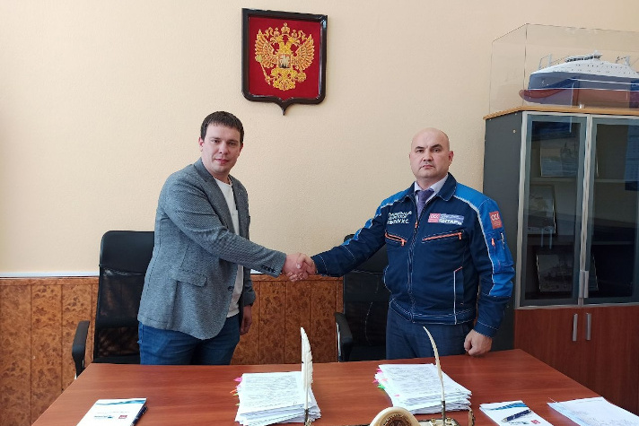 Подписание контракта на оборудование помещений БМРТ "Виктор Гаврилов"