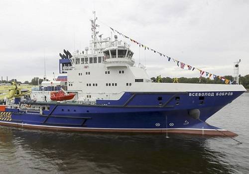 Межфлотский переход: судно тылового обеспечения 'Всеволод Бобров' направилось в Севастополь