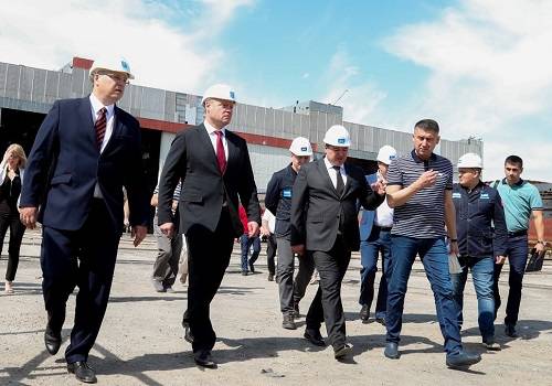 Врио главы Астраханской области посетил ССЗ 'Лотос'