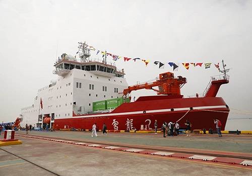 Первый построенный в Китае ледокол сдан в эксплуатацию