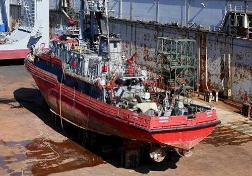 Новороссийский СРЗ отремонтировал плавдок и аварийно-спасательное судно