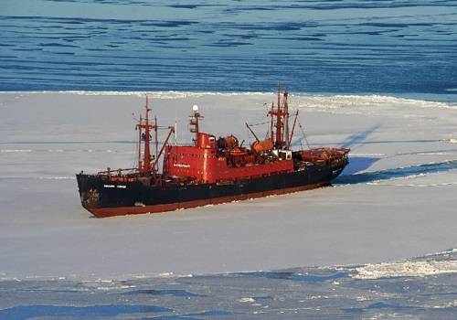 НИС 'Михаил Сомов' завершило спектр полярных исследований