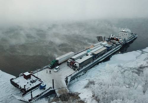 ПАО 'ЛОРП' завершило грузовые перевозки под ледокольной проводкой