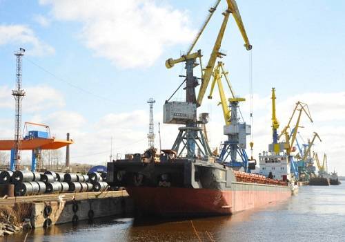 Порт Череповецкого металлургического комбината начал отправку судов