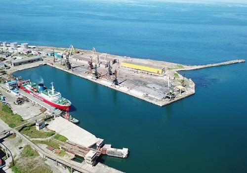 Объявлен конкурс на реконструкцию береговых сооружений в порту Холмска