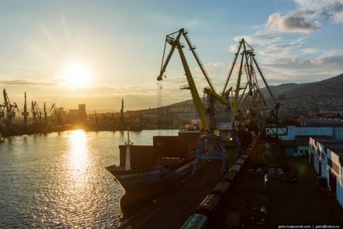 Объем перевалки грузов в морских портах России продолжает расти
