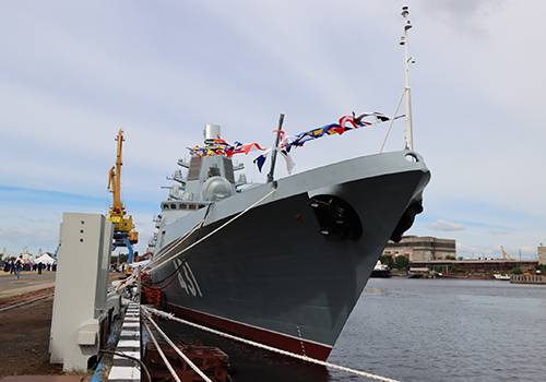 Андреевский флаг на фрегате 'Адмирал Касатонов' поднимут 21 июля