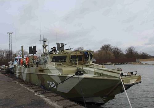 В состав Балтийского флота принят высокоскоростной катер БК-16