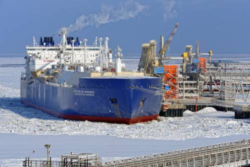 'Совкомфлот' отфрахтовал три газовоза класса Arc7 оператору проекта 'Арктик СПГ 2'