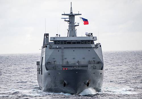 Филиппинский корабль-док отпраздновал День ВМФ во Владивостоке