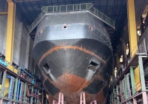 Многофункциональное судно 'Керченский пролив' готовится к спуску на воду