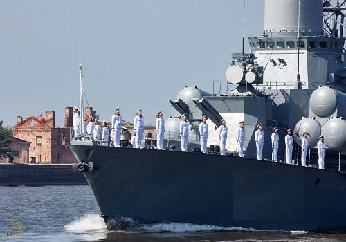 Кронштадтский морской завод готовится к Главному военно-морскому параду