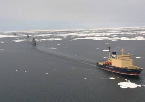 Ледоколы помогли отряду кораблей ТОФ пройти через ледовые поля в проливе Лаперуза