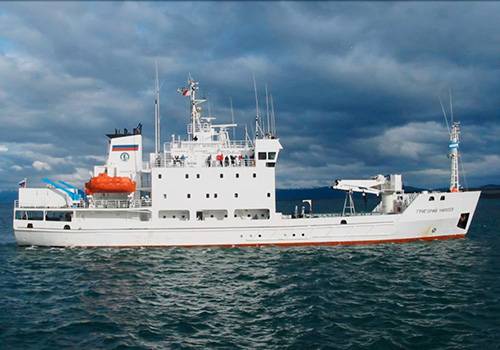 Арктическое исследовательское судно 'Григорий Михеев' готовится к модернизации