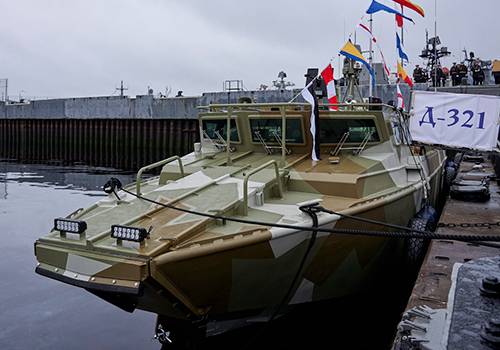 В состав Северного флота принят транспортно-десантный катер типа 'БК-16'