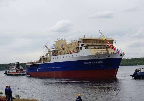 Невский ССЗ спустил на воду грузопассажирское судно 'Адмирал Невельской'
