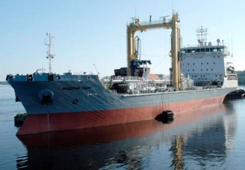 Минобороны дополнительно закажет пять средних танкеров