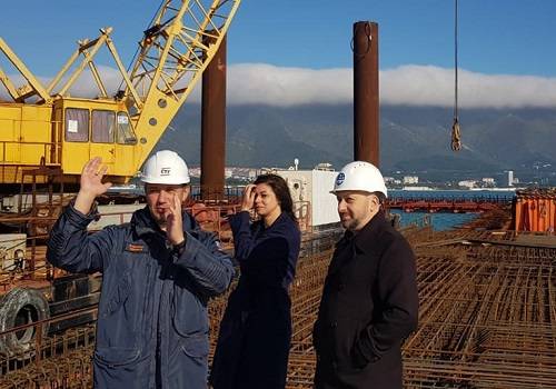 В морском порту Геленджик завершены свайные работы по Южному молу