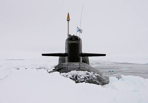 Атомные подлодки Северного флота отработали всплытие во льдах