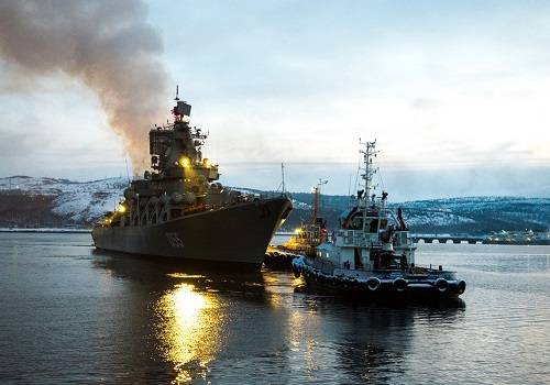 Главком ВМФ высоко оценил поход 'Маршала Устинова' в дальнюю морскую зону