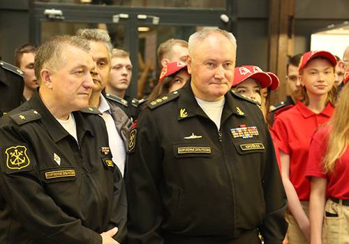 Главком ВМФ откроет 'Ночь музеев' в Санкт-Петербурге