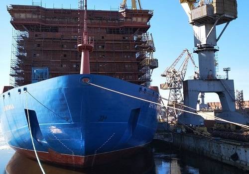 'Балтийский завод' получил турбогенератор левого борта для ледокола 'Арктика'