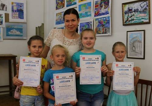 Севморзавод наградил участников конкурса рисунка к 235-летию предприятия