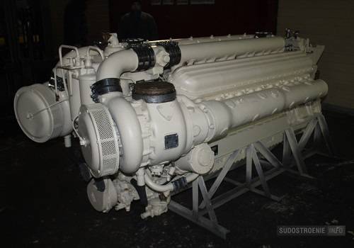 На КМЗ завершен ремонт двигателей катера связи КСВ-316