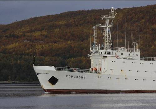 Гидрографическое судно 'Горизонт' вернулось в пункт базирования Северного флота