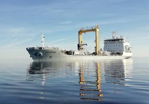 Завершаются государственные испытания танкера 'Академик Пашин'