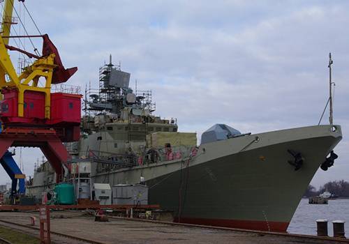 На ПСЗ 'Янтарь' покрасят корпус фрегата проекта 11356