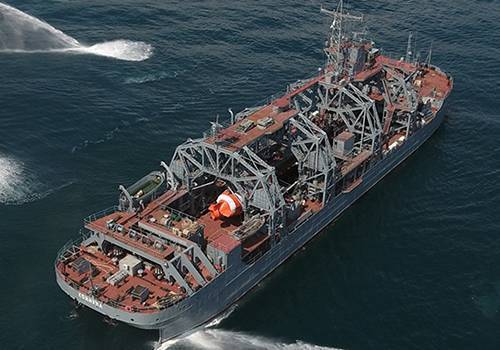 Старейшее судно-спасатель 'Коммуна' примет модернизированный аппарат АС-28