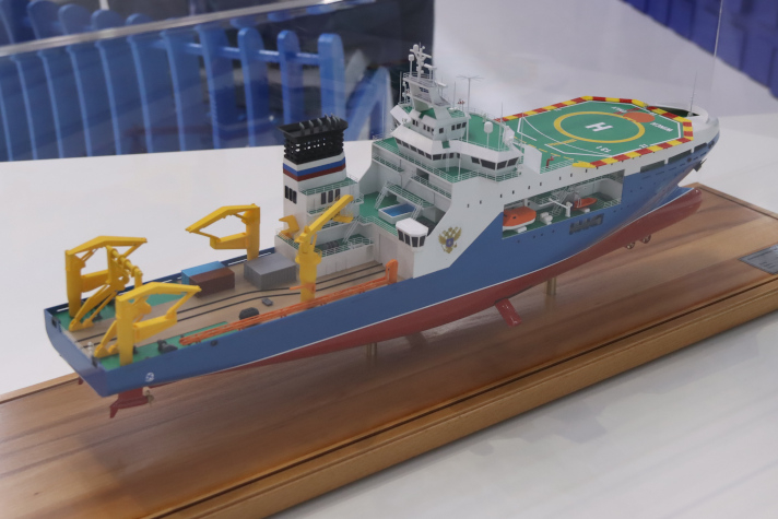 ССК 'Звезда' закупает мостовые краны для научно-исследовательских судов