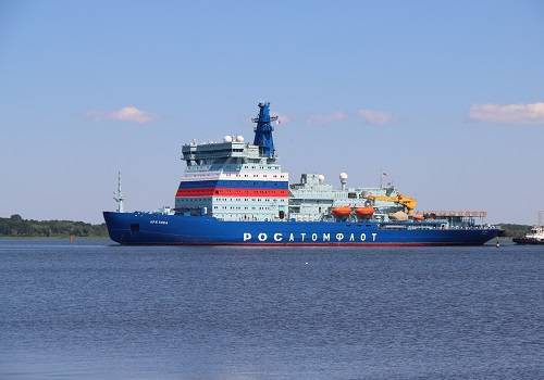 Атомный ледокол 'Арктика' вернулся на Балтийский завод
