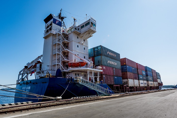 Запущен морской контейнерный сервис из Владивостока в Бангладеш