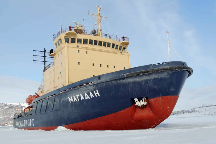 На ледоколе 'Магадан' будет выполнен ремонт палубной части