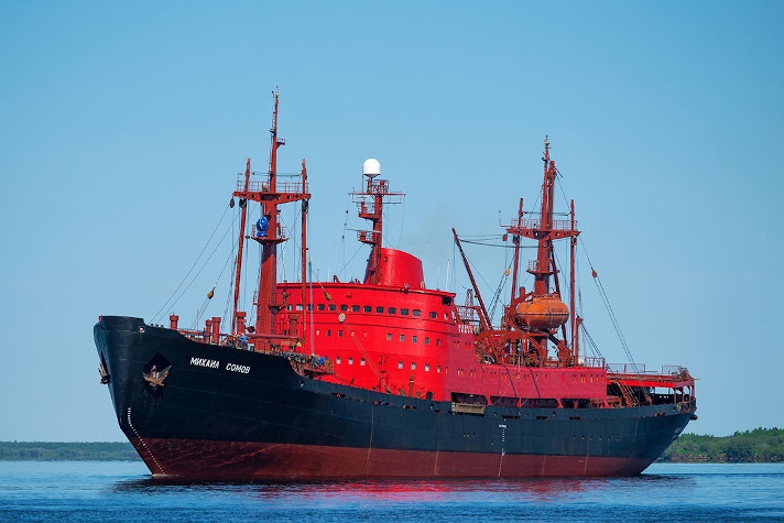 Научно-экспедиционное судно 'Михаил Сомов' спустили на воду после ремонта