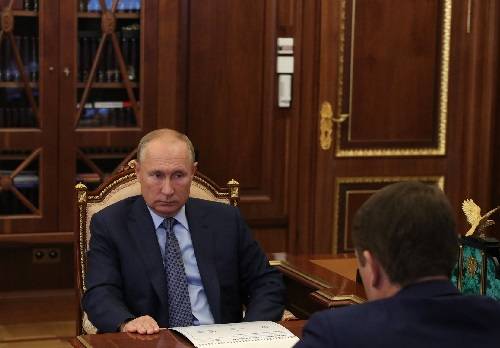 Владимиру Путину рассказали о верфях, задерживающих суда по инвестквотам