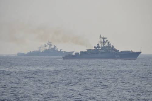 Российским кораблям в Сирии стало жарко