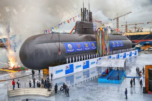 В Южной Корее спустили на воду подводную лодку Dosan An Chang-Ho