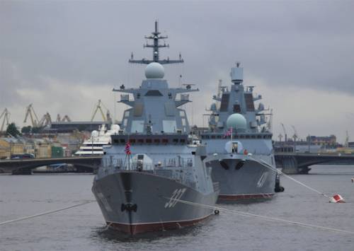 В Санкт-Петербурге прошли тренировки боевых кораблей