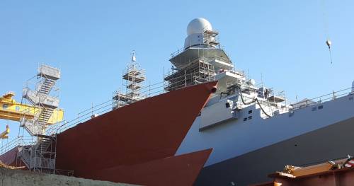 У новейшего фрегата для ВМС Италии необычный нос