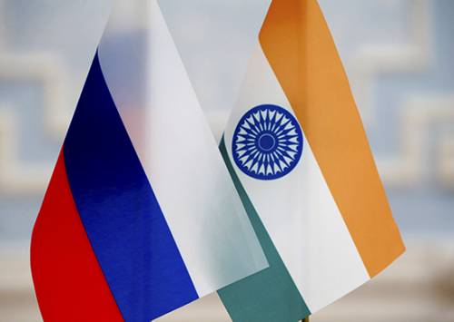 Санкт-Петербург посетил индийский фрегат 'Таркаш'