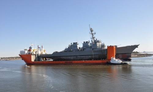Ремонт американского ракетного эсминца класса 'Арли Берк' займет два года