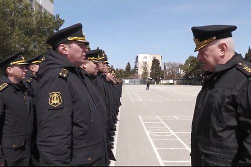 Главком ВМФ провел встречу с экипажем крейсера 'Москва'