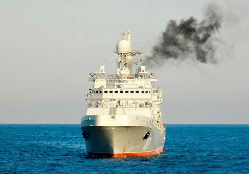 Шесть больших десантных кораблей ВМФ России заходят в Черное море