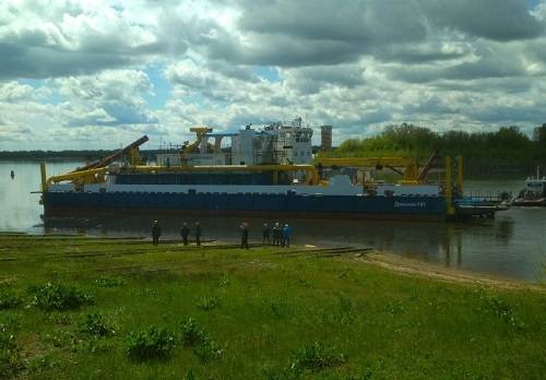 На ССК в Нижегородской области спущен на воду земснаряд проекта 4395
