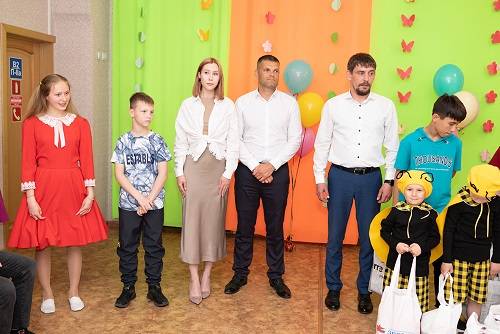 Корабелы 'Звезды' поздравили воспитанников подшефных детских домов с Днем защиты детей
