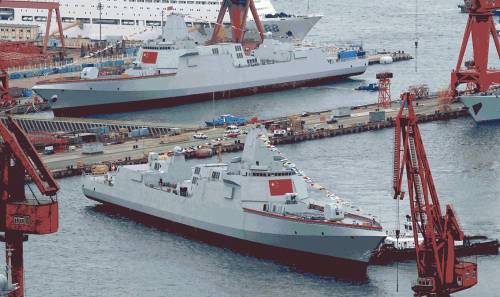 В Китае в один день спустили на воду два ракетных эсминца